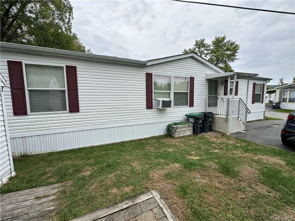 Property Photo:  416 Silver Maples Drive  NY 10926 