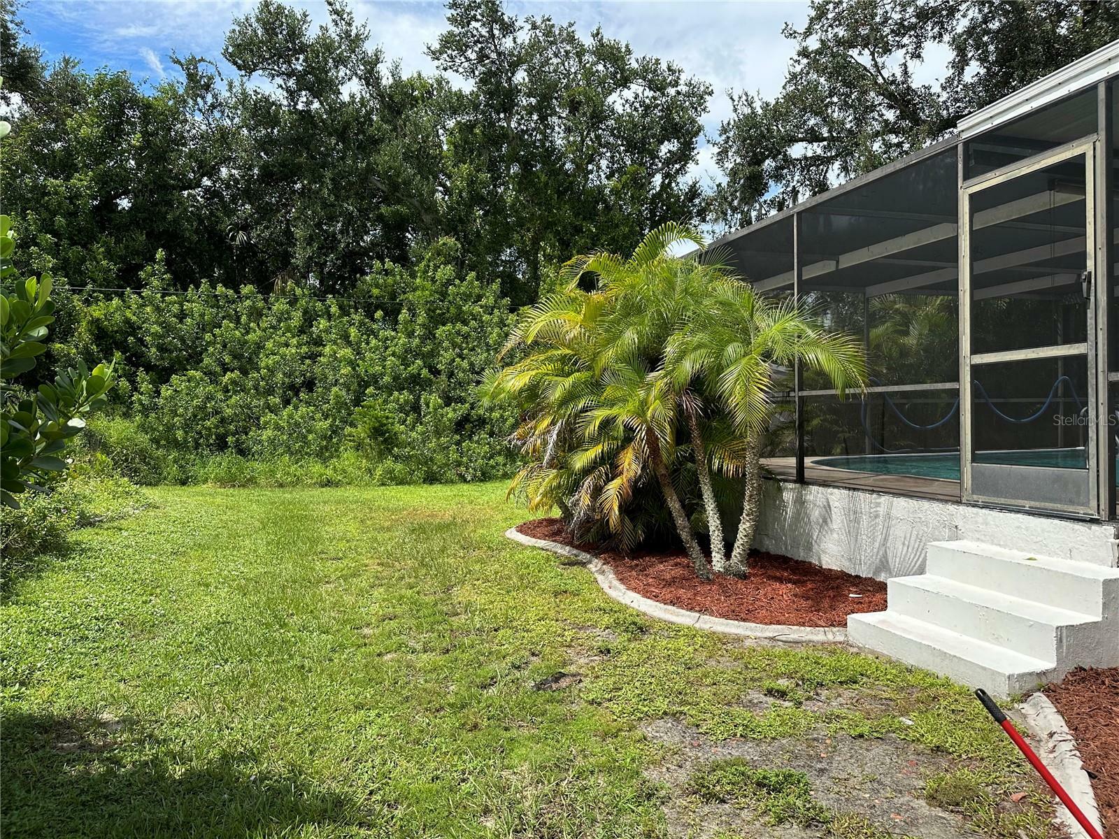 Property Photo:  1207 Presque Isle Drive  FL 33952 