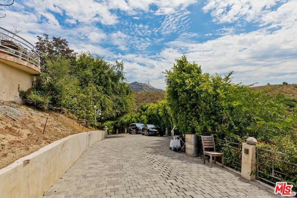 Property Photo:  3233 Wonder View Drive  CA 90068 