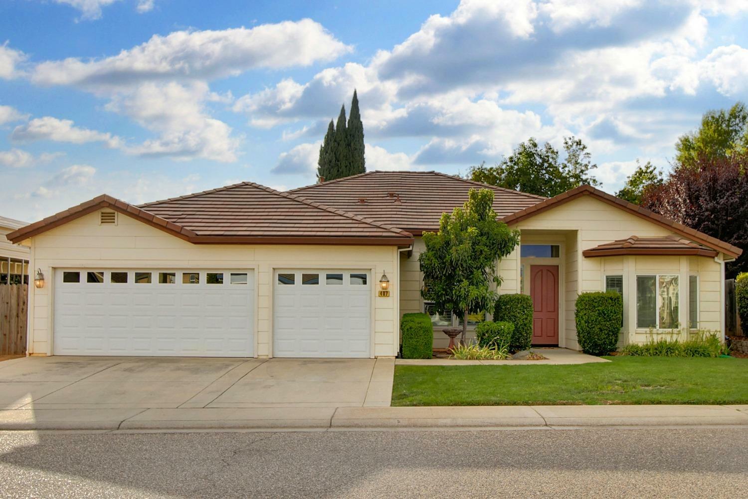 Property Photo: 407 Quailhollow Drive CA 95640