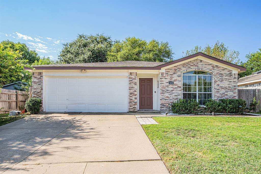 Property Photo:  5809 Northfield Drive  TX 76179 