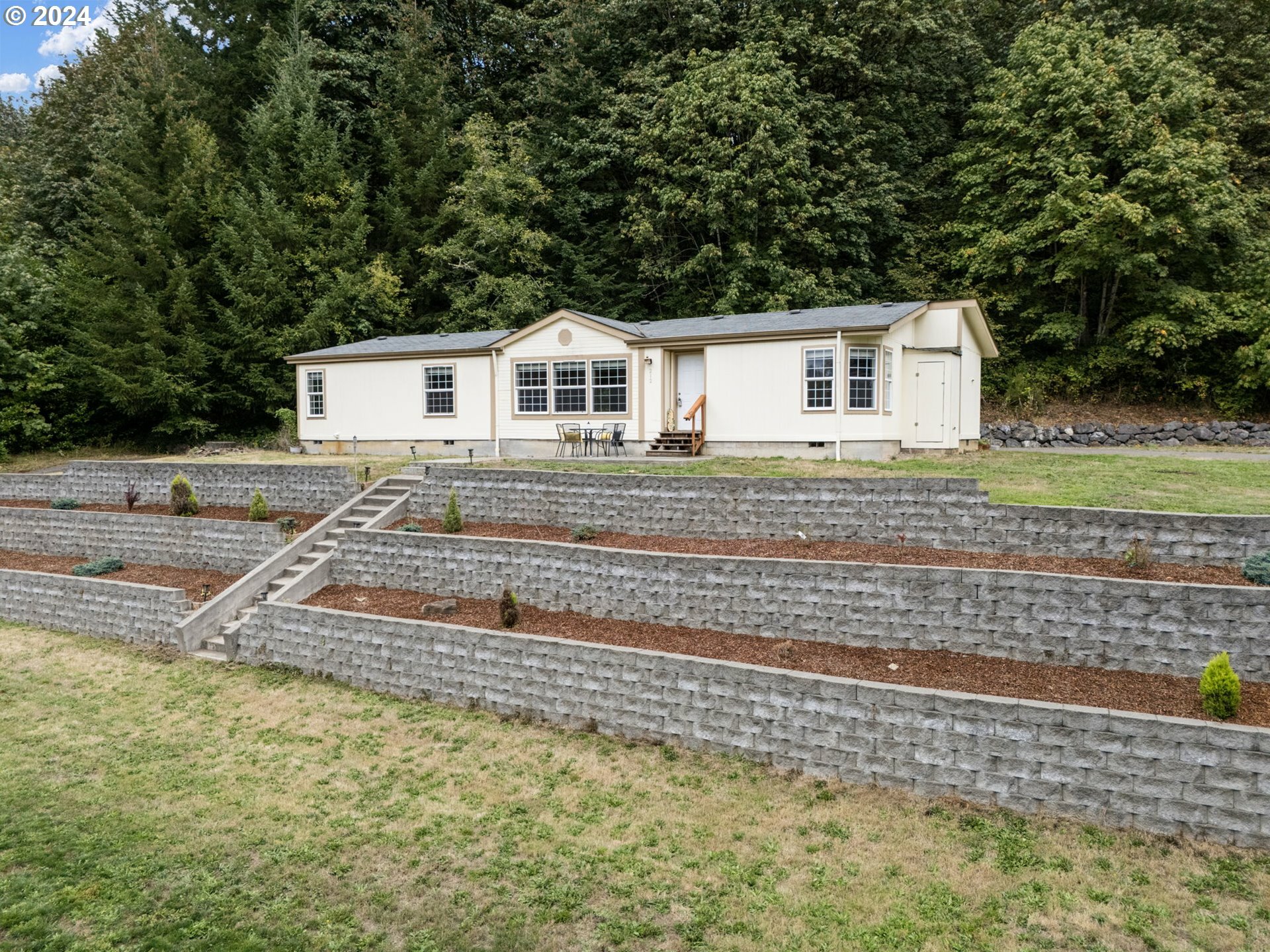 Property Photo:  212 Taylor Rd  WA 98671 