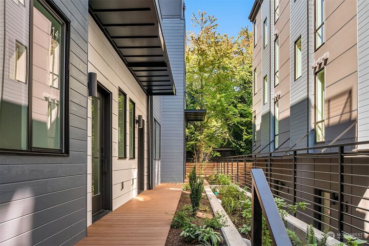 Property Photo: 1419 19th Avenue C WA 98122