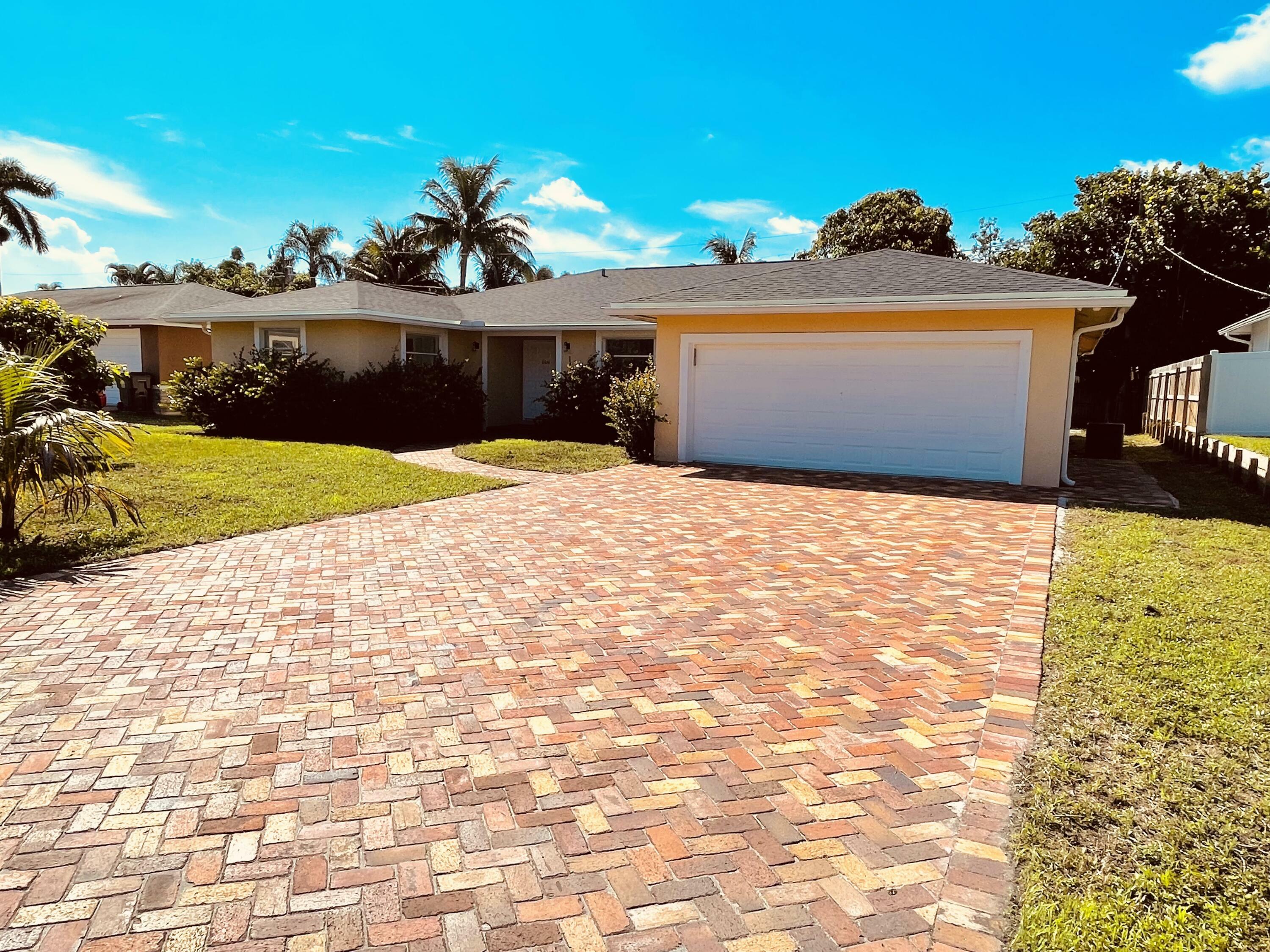 Property Photo:  2826 Floral Road  FL 33462 