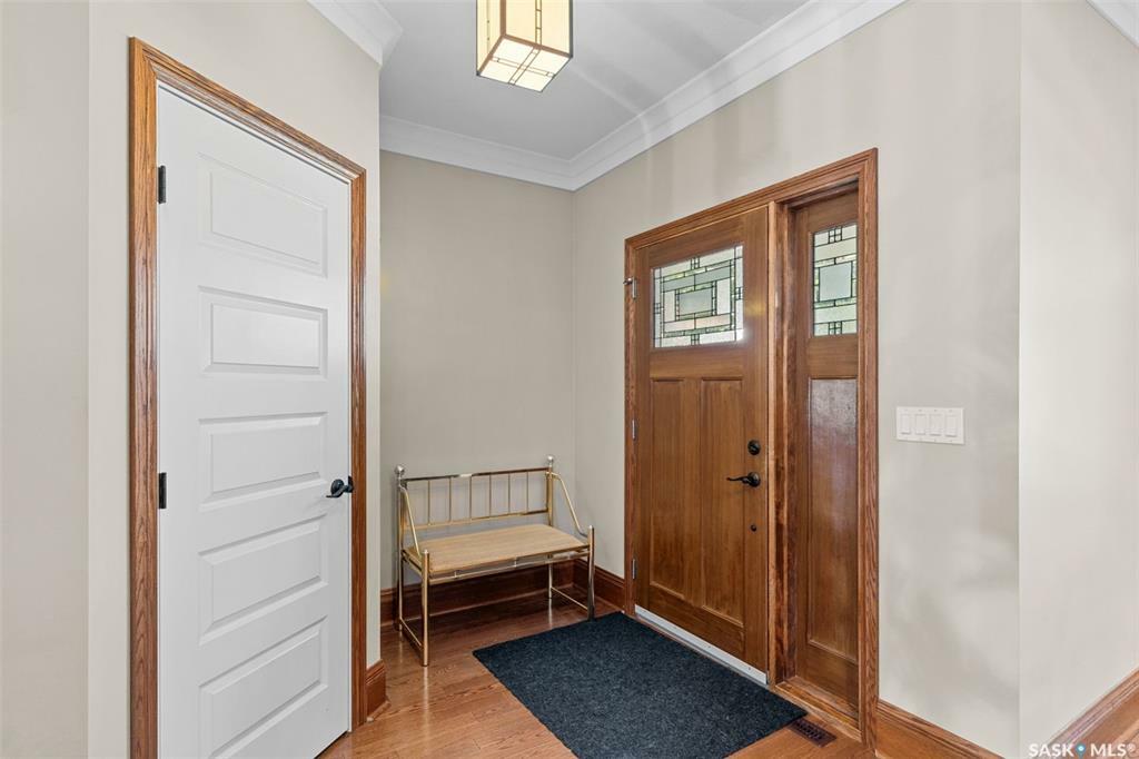 Property Photo:  1320 Elliott Street  SK S7N 0V8 