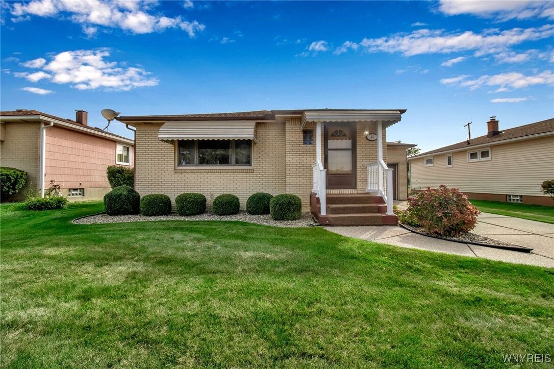 Property Photo:  49 Jane Lane  NY 14043 