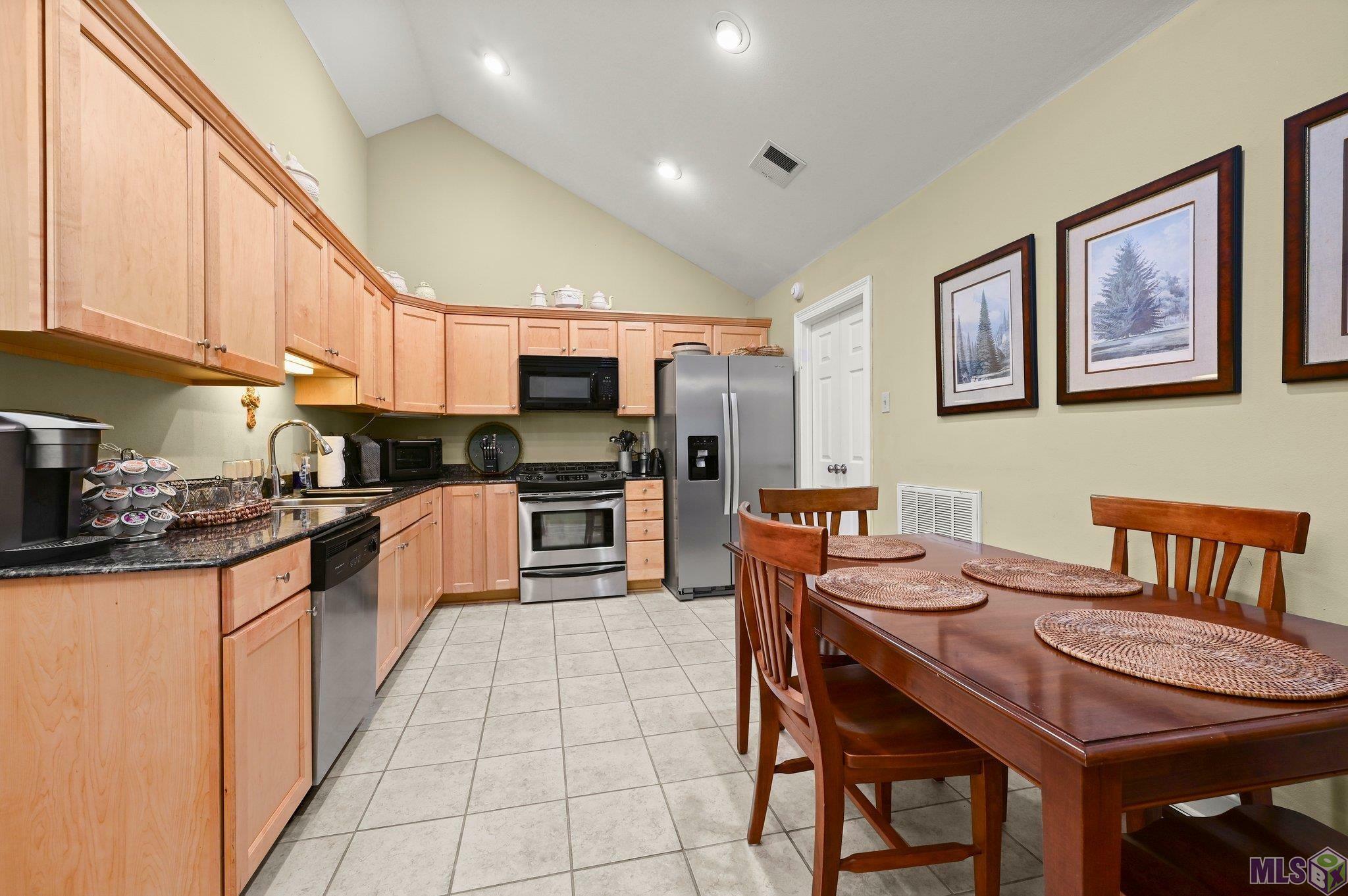 Property Photo: 7111 Village Charmant #69 LA 70809