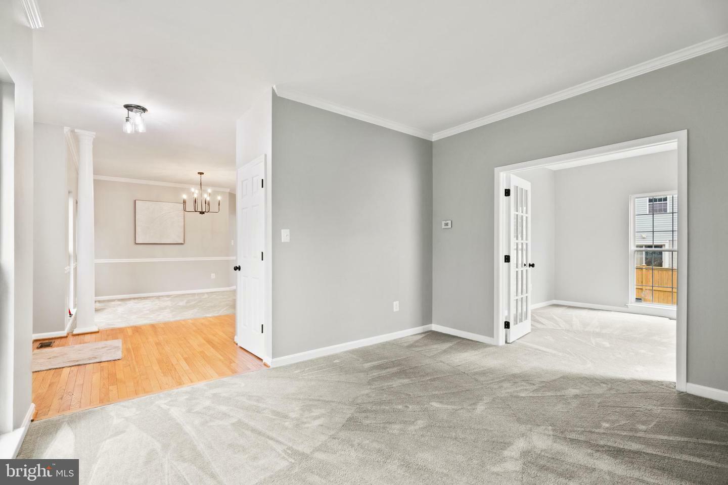 Property Photo:  21204 Seneca Crossing Drive  MD 20876 