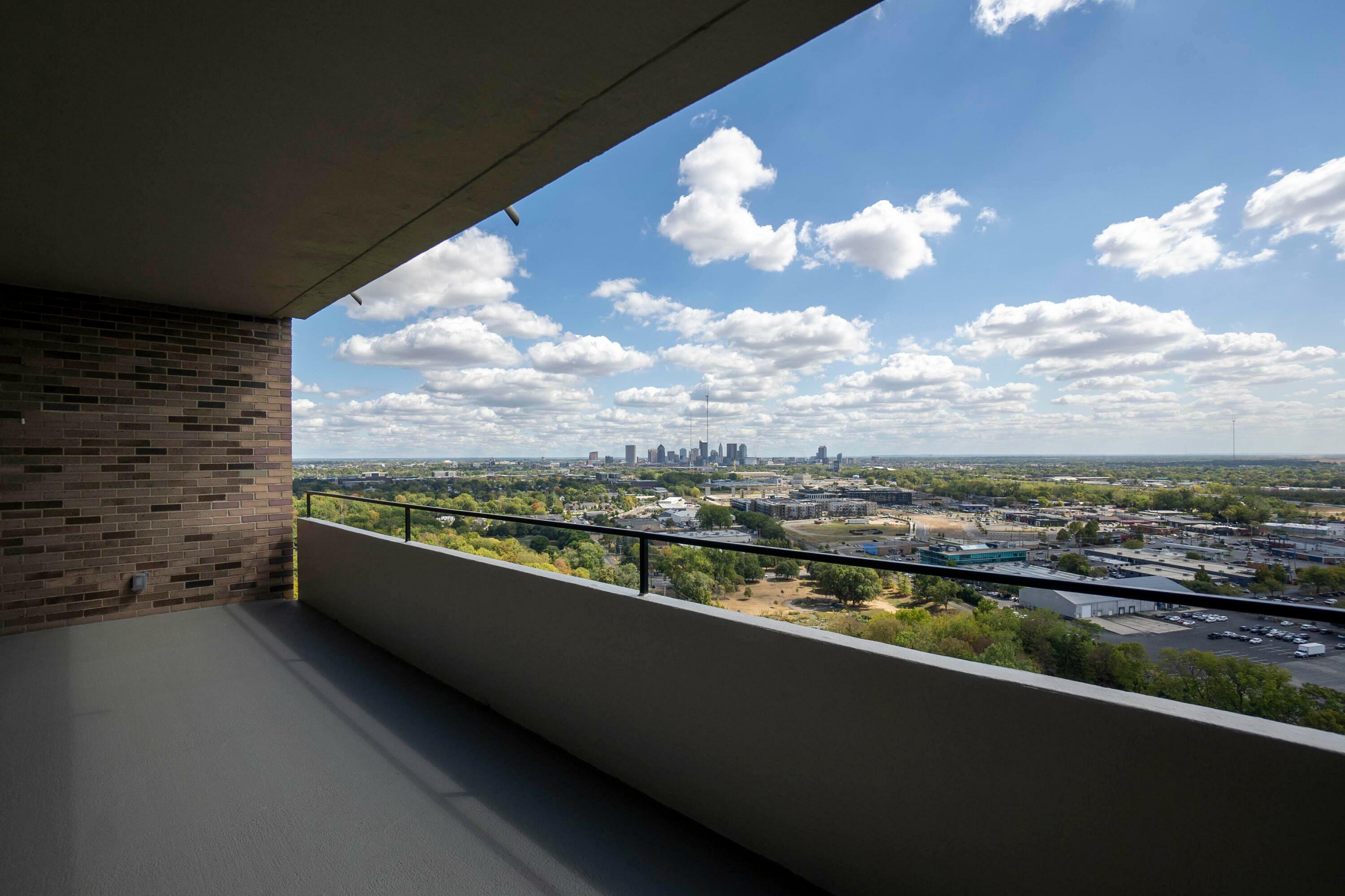 Property Photo: 1000 Urlin Avenue OH 43212