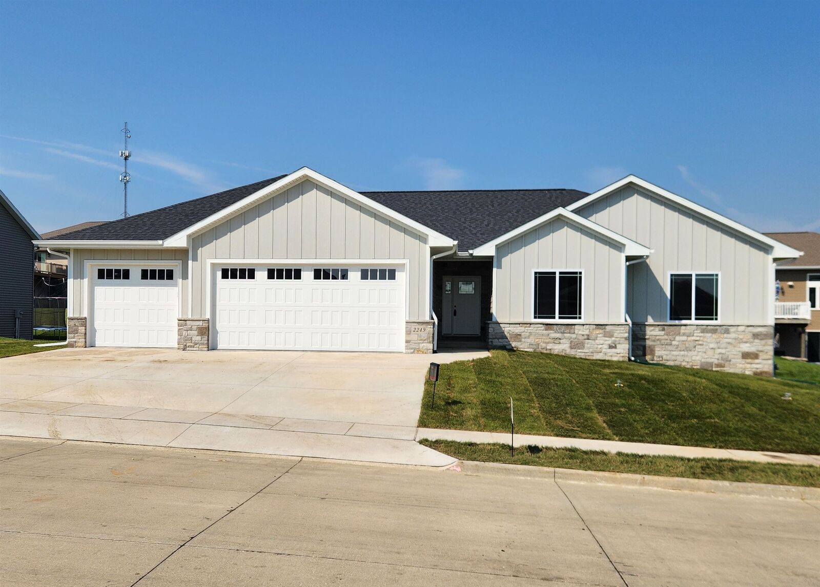 Property Photo:  2249 Antler Ridge Drive  IA 52002 