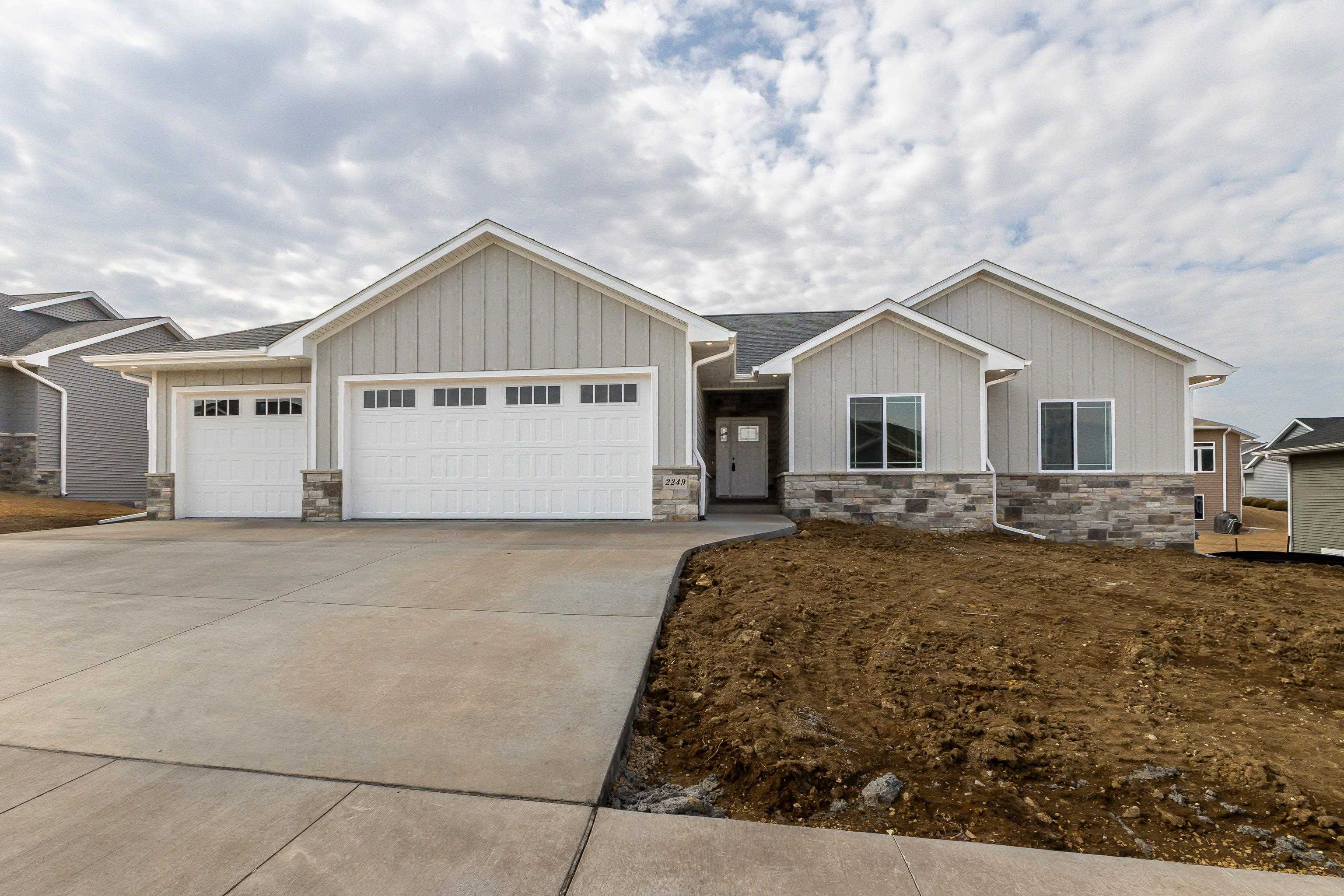 Property Photo:  2249 Antler Ridge Drive  IA 52002 