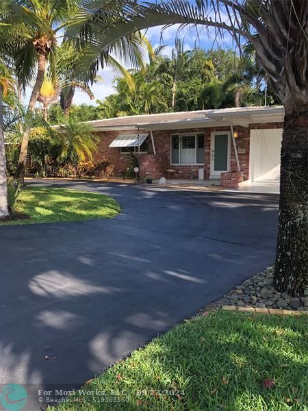 Property Photo: 200 NW 22nd St FL 33311