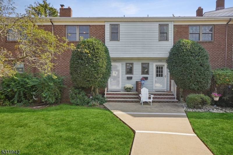 Property Photo: 405 Windsor Ct NJ 08844