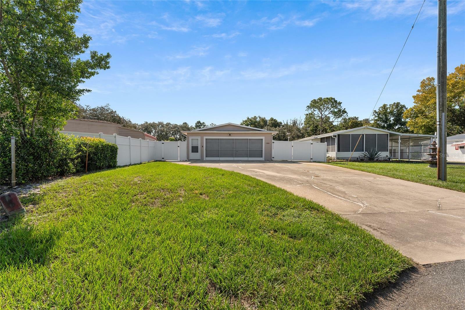 Property Photo:  10930 Isaacs Court  FL 34788 