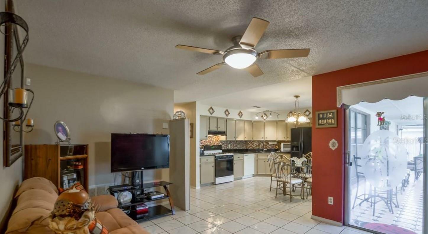 Property Photo:  2324 Bay Leaf Drive  FL 32837 