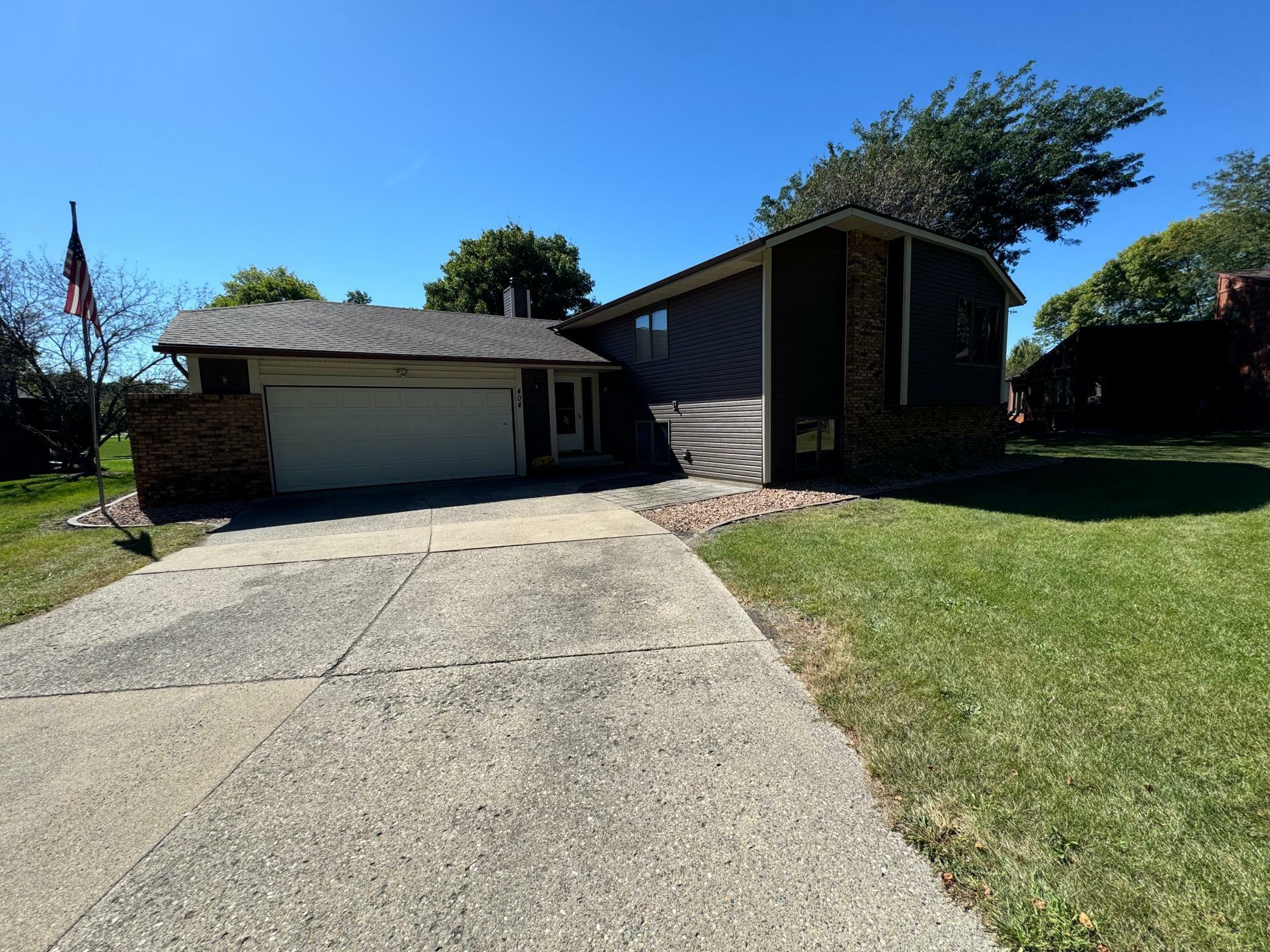 Property Photo:  404 Crescent Drive  MN 56007 