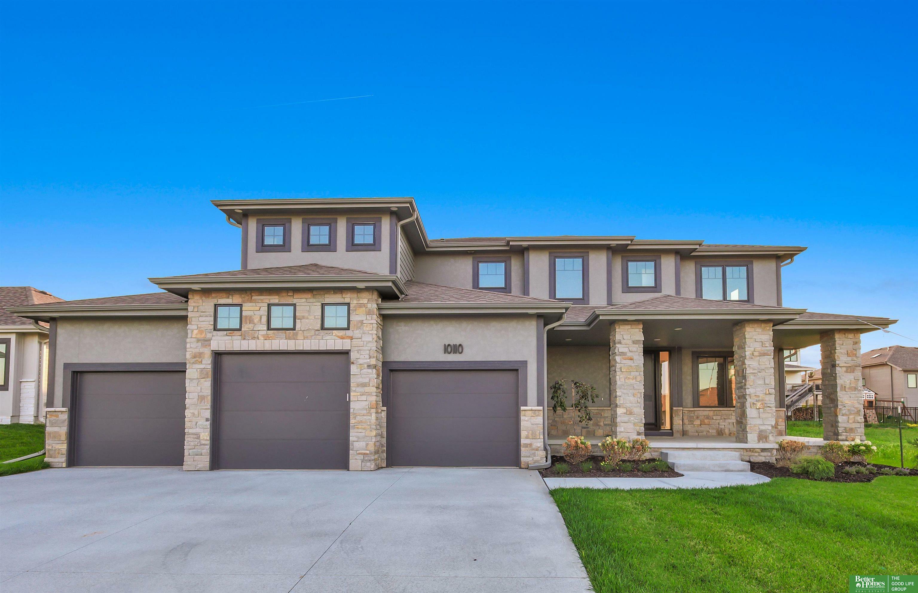 Property Photo: 10110 S 191 Street NE 68136