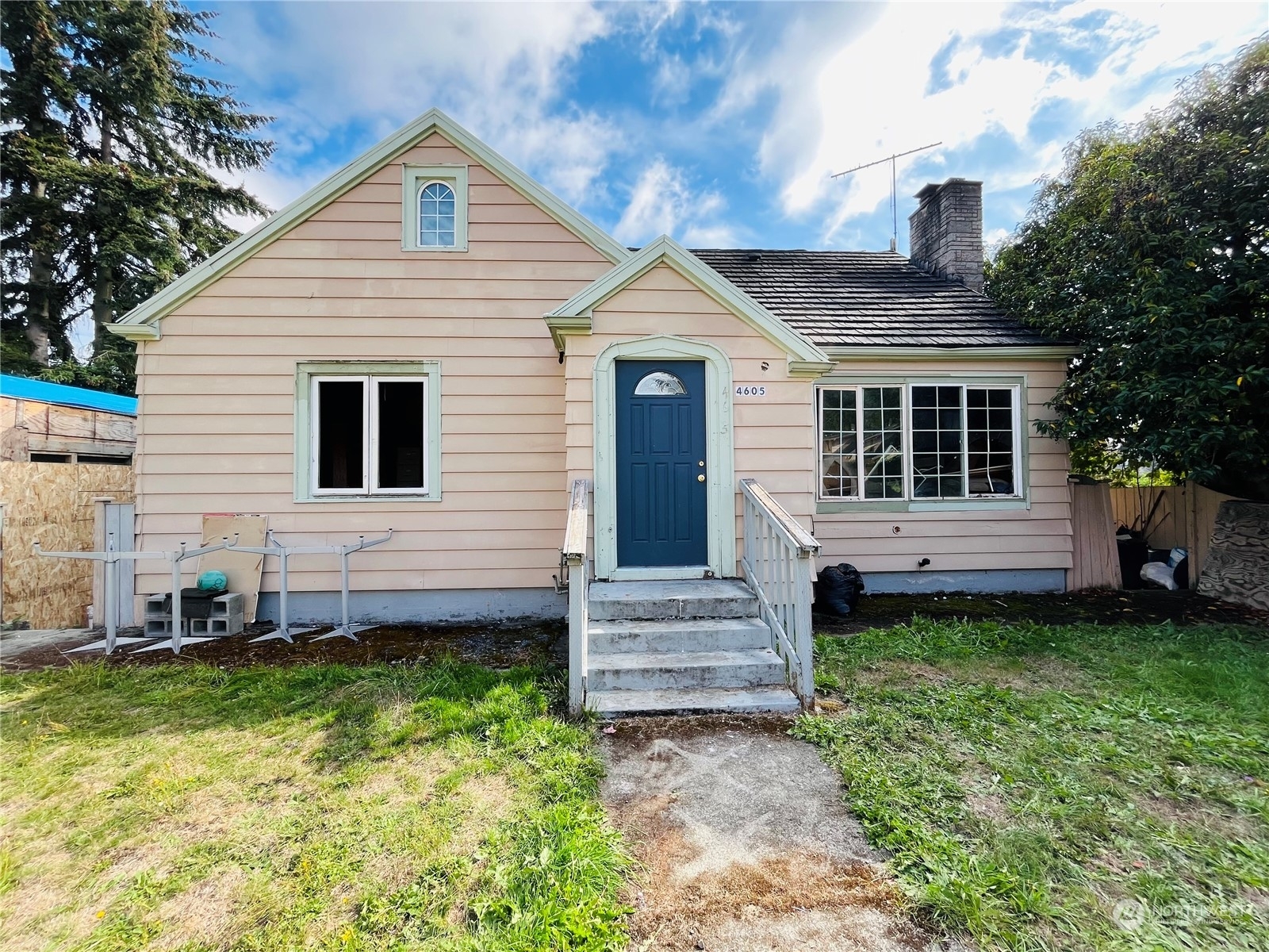 Property Photo:  4605 S Thompson Avenue  WA 98408 