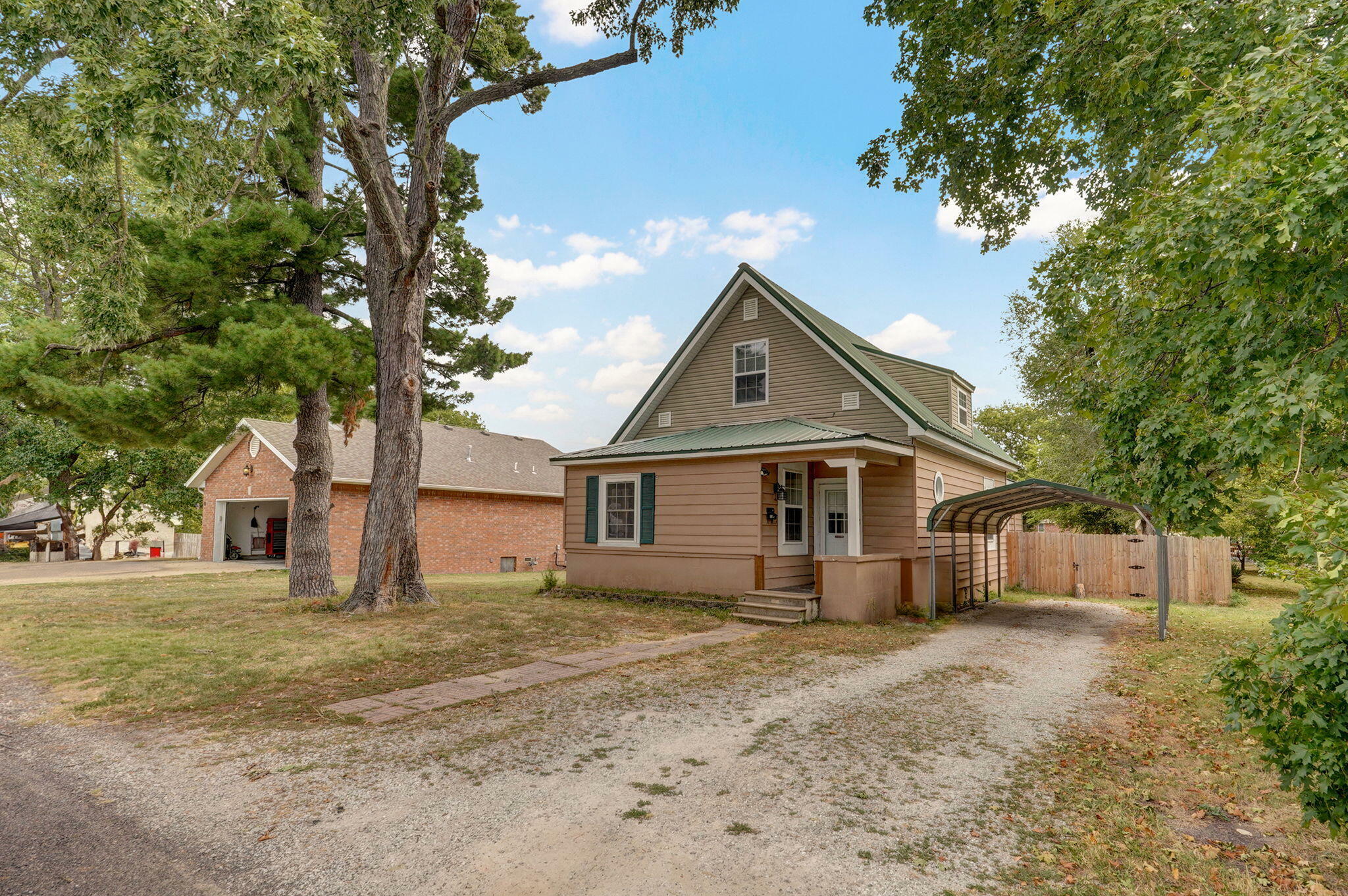 Property Photo:  1109 4th Street  MO 65708 