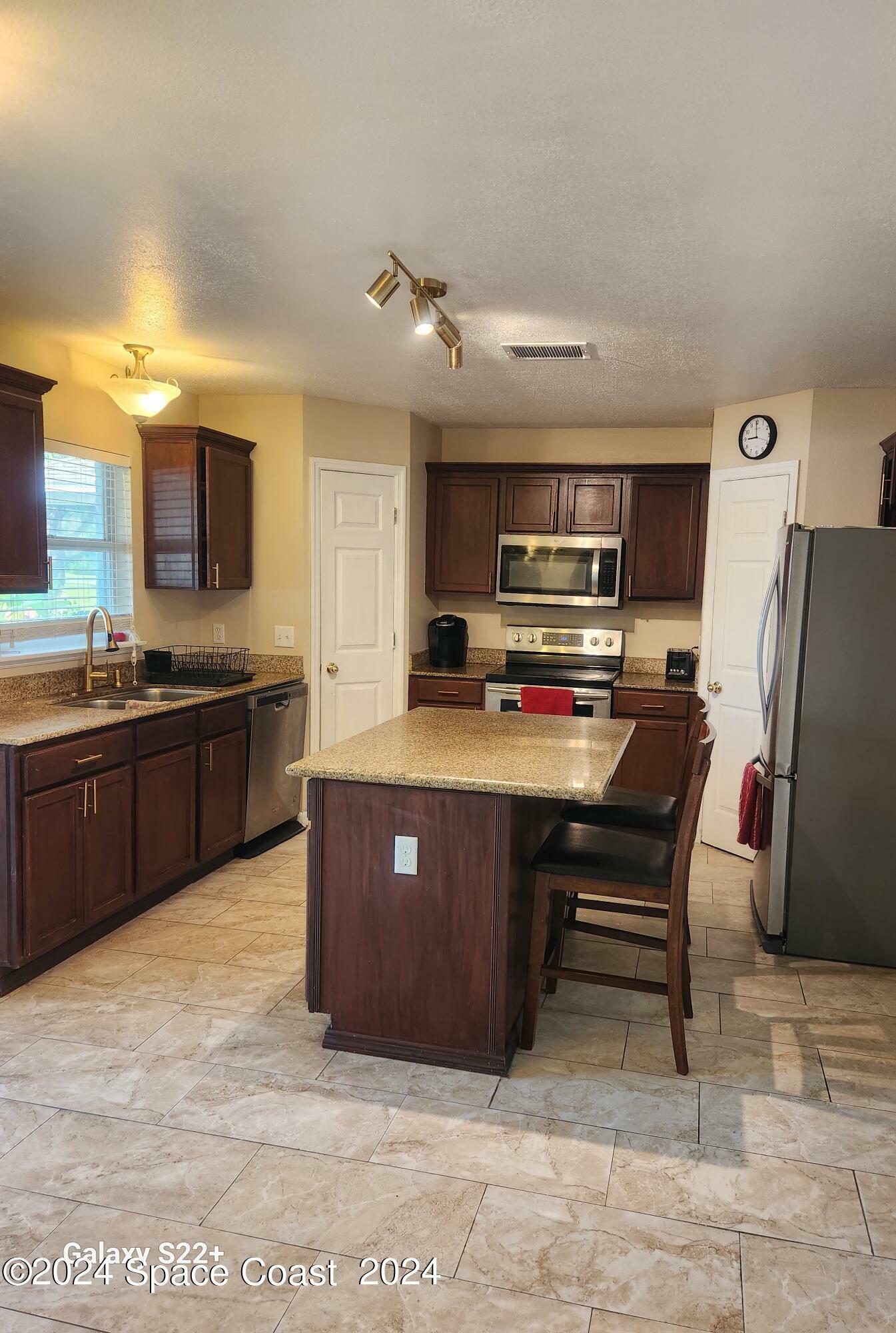 Property Photo:  1718 Sawgrass Drive SW  FL 32908 