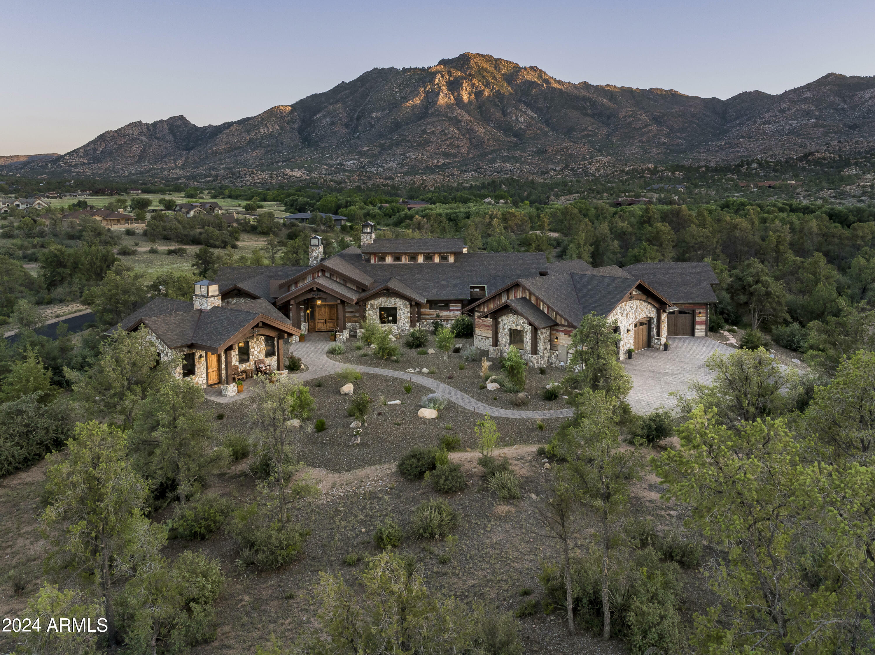 Property Photo: 4535 W Distant View Trail AZ 86305