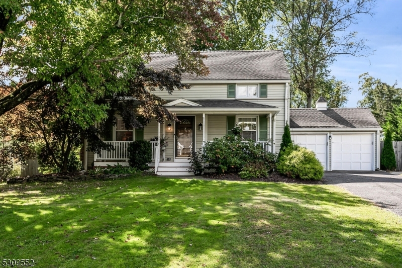 Property Photo:  20 Woodstone Rd  NJ 07920 