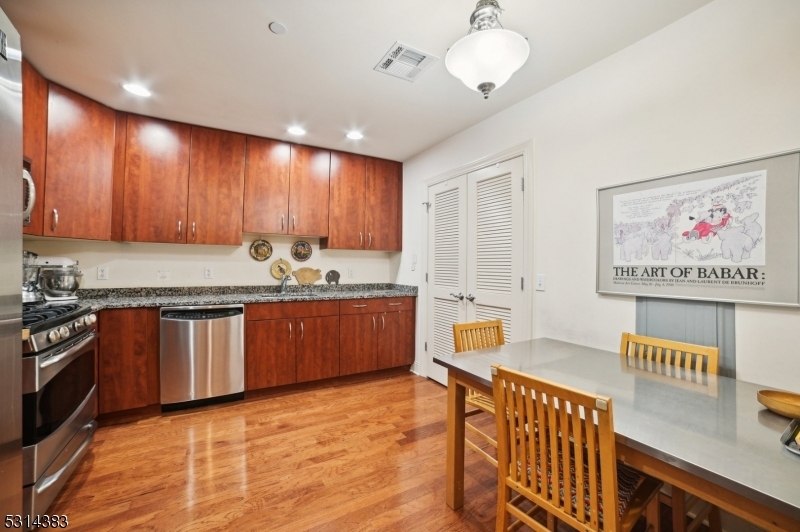 Property Photo:  48 S Park St 312  NJ 07042 