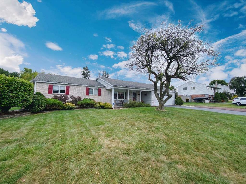 Property Photo:  5646 Mohawk Drive  PA 18017 