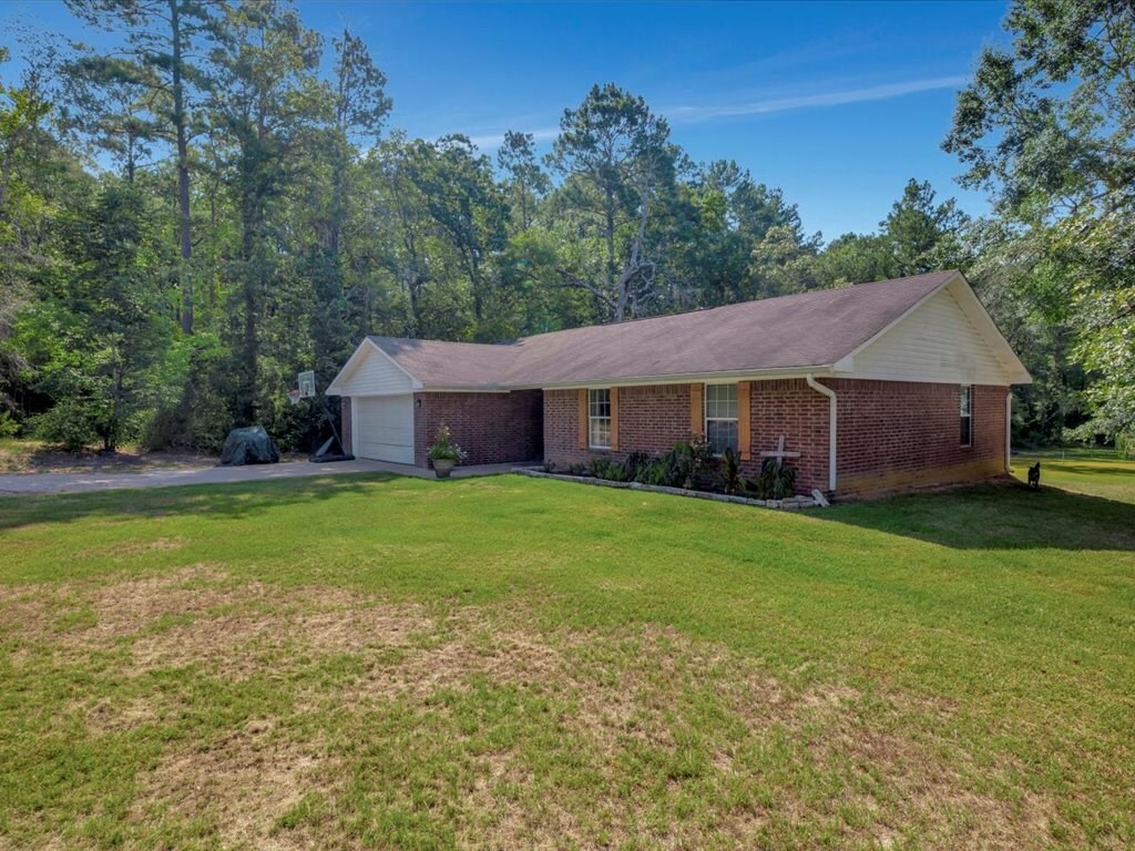 Property Photo:  910 Hulsman Road  TX 75904 