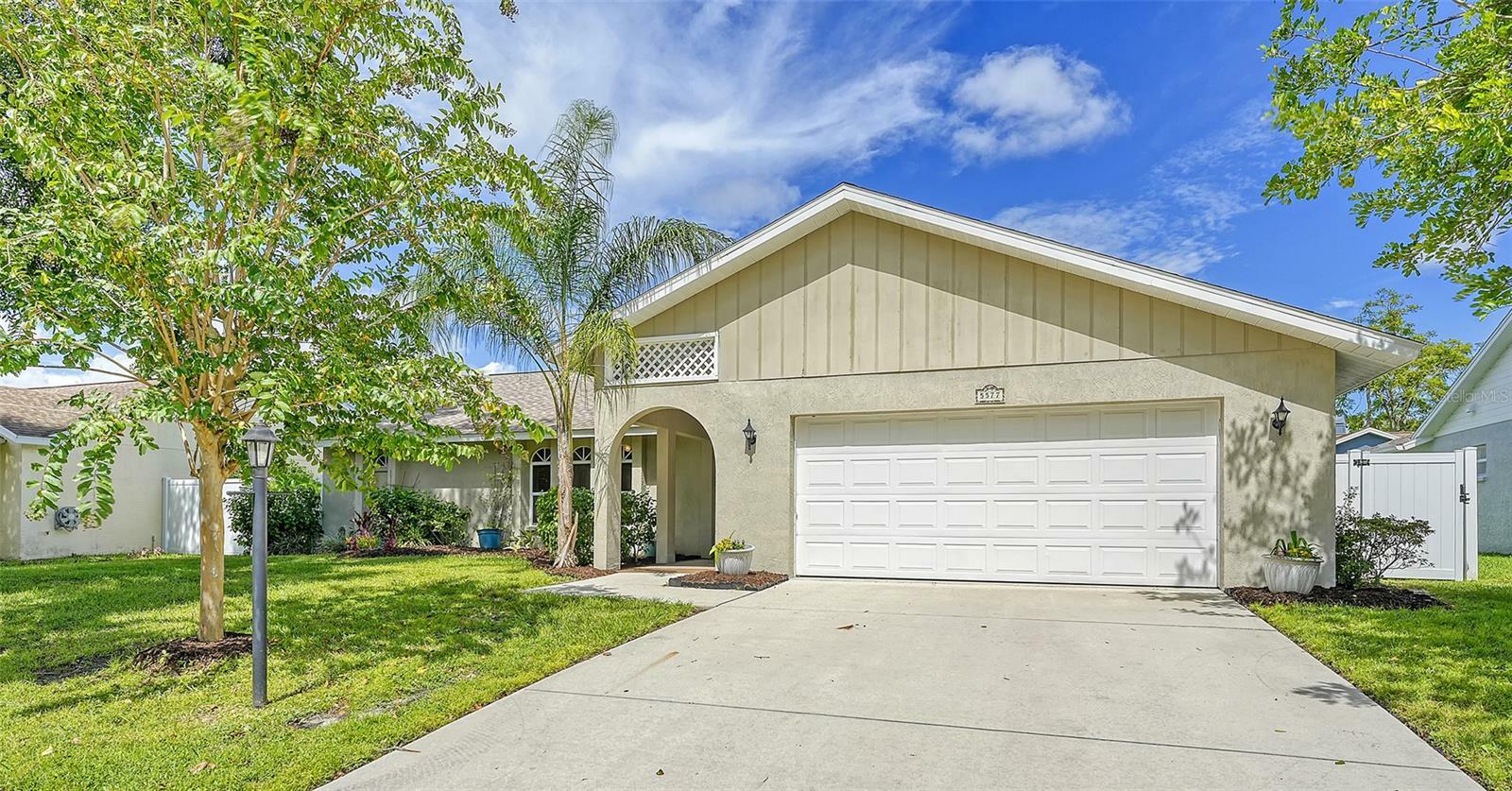 Property Photo:  5577 Sweetwater Oak Drive  FL 34232 