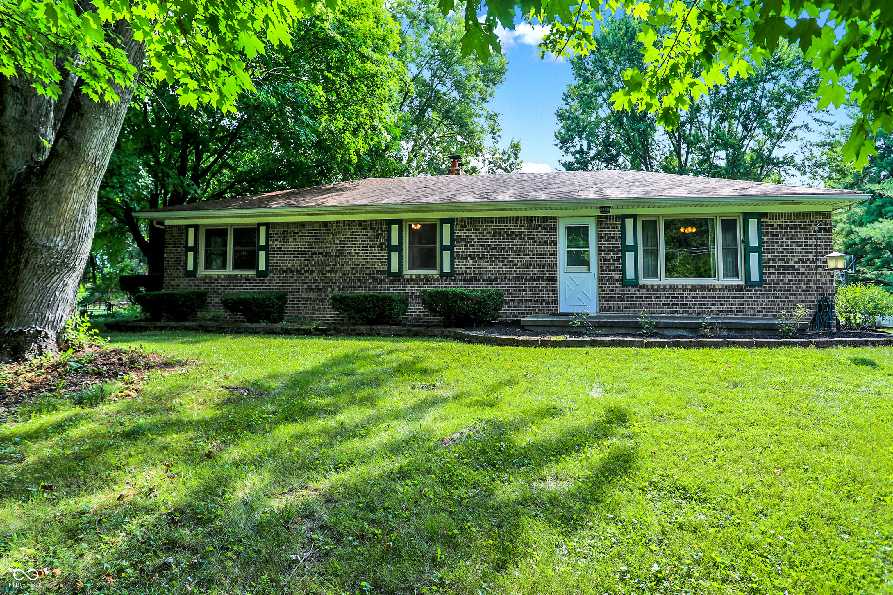 Property Photo:  2963 Mullinix Road  IN 46143 