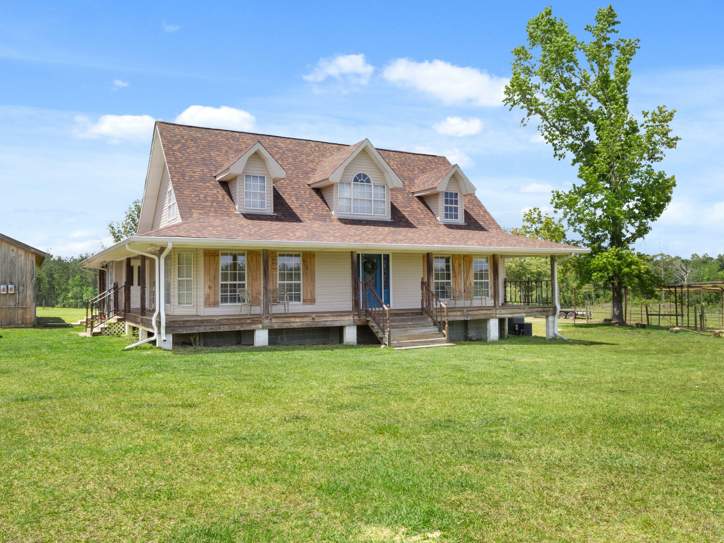 Property Photo:  1854 Beehive Loop  LA 70660 