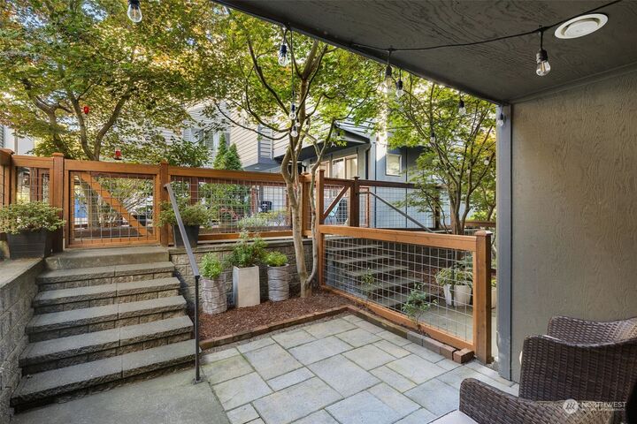 Property Photo:  5925  California Avenue SW A  WA 98136 