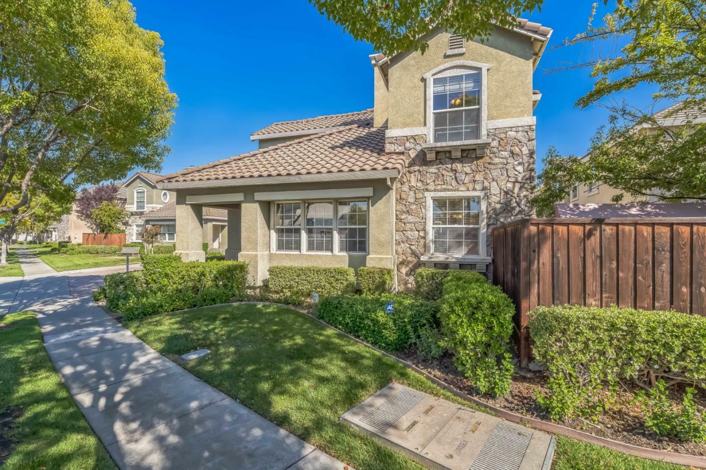 Property Photo:  2705 Fressia Court  CA 94588 