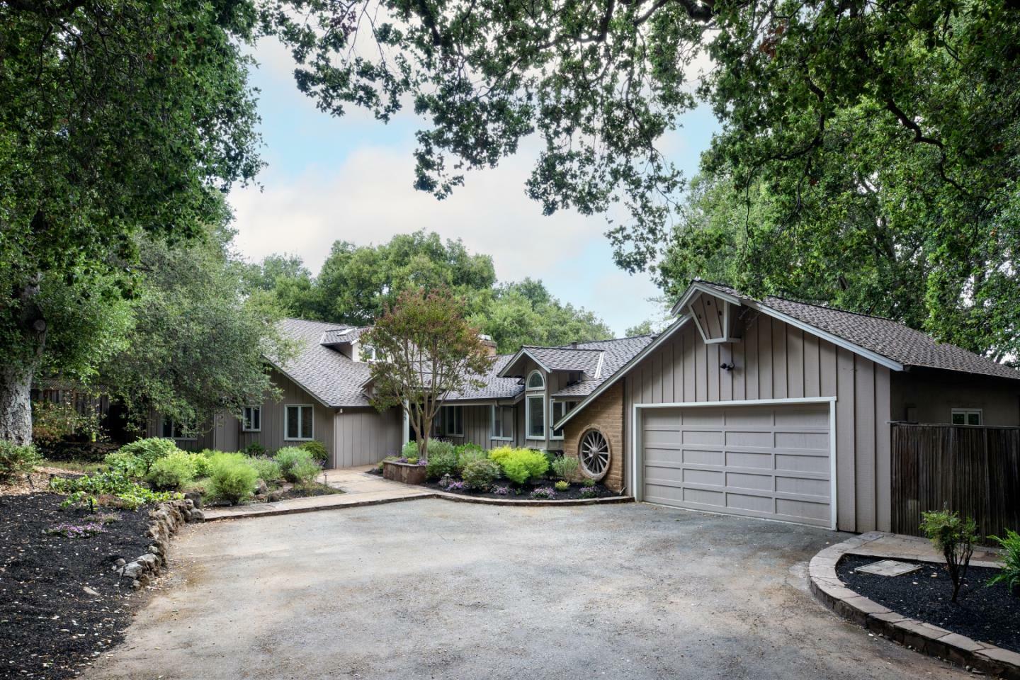 Property Photo:  10455 Berkshire Drive  CA 94024 