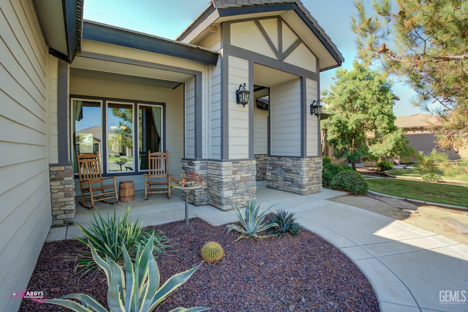 Property Photo:  14507 Evadell Court  CA 93314 