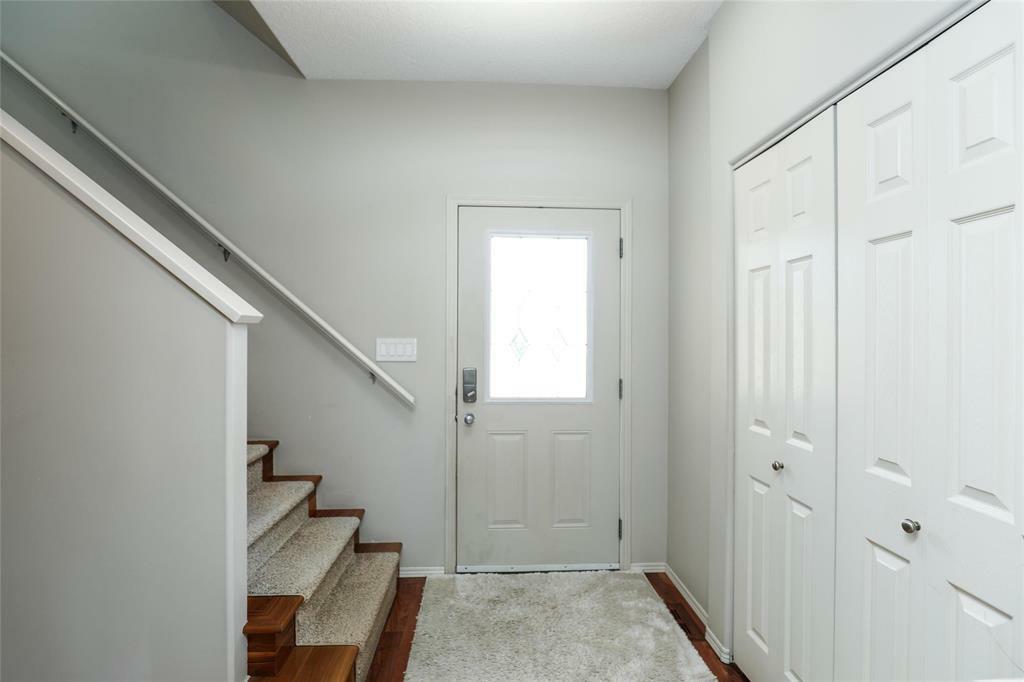 Property Photo:  23 Tom Quinn Place  MB R2C 5M1 