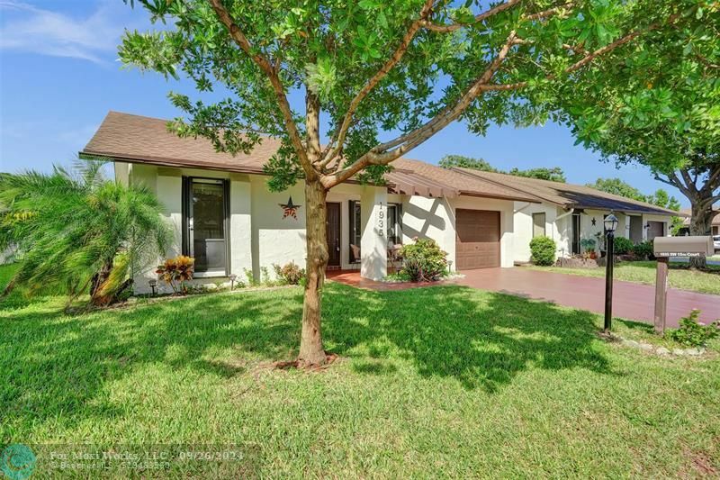 Property Photo:  1935 SW 15th Ct  FL 33442 