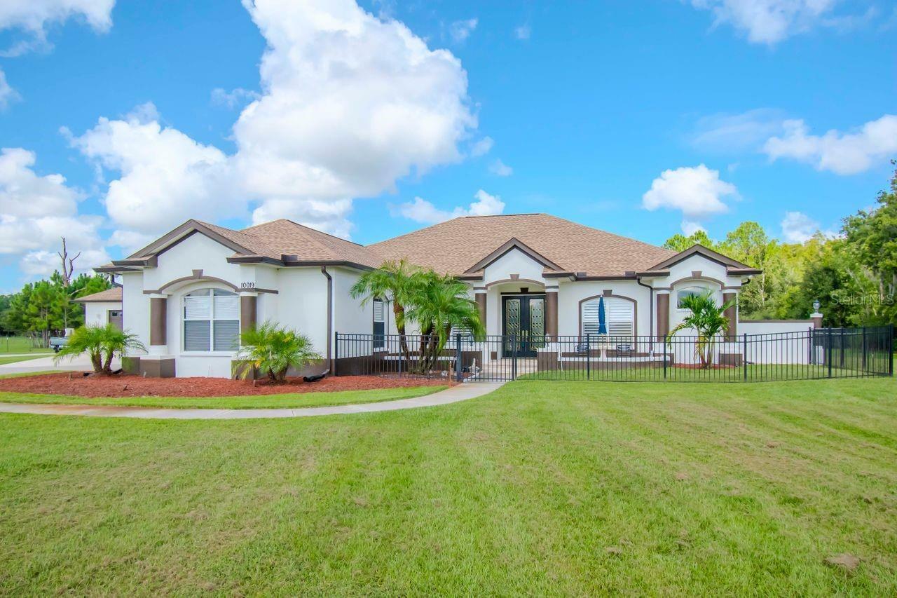 Property Photo:  10019 Outlaw Way  FL 34639 