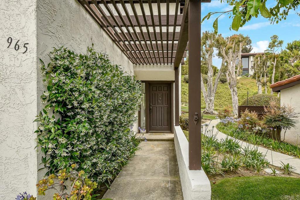 Property Photo:  965 Santa Helena Park Ct  CA 92075 