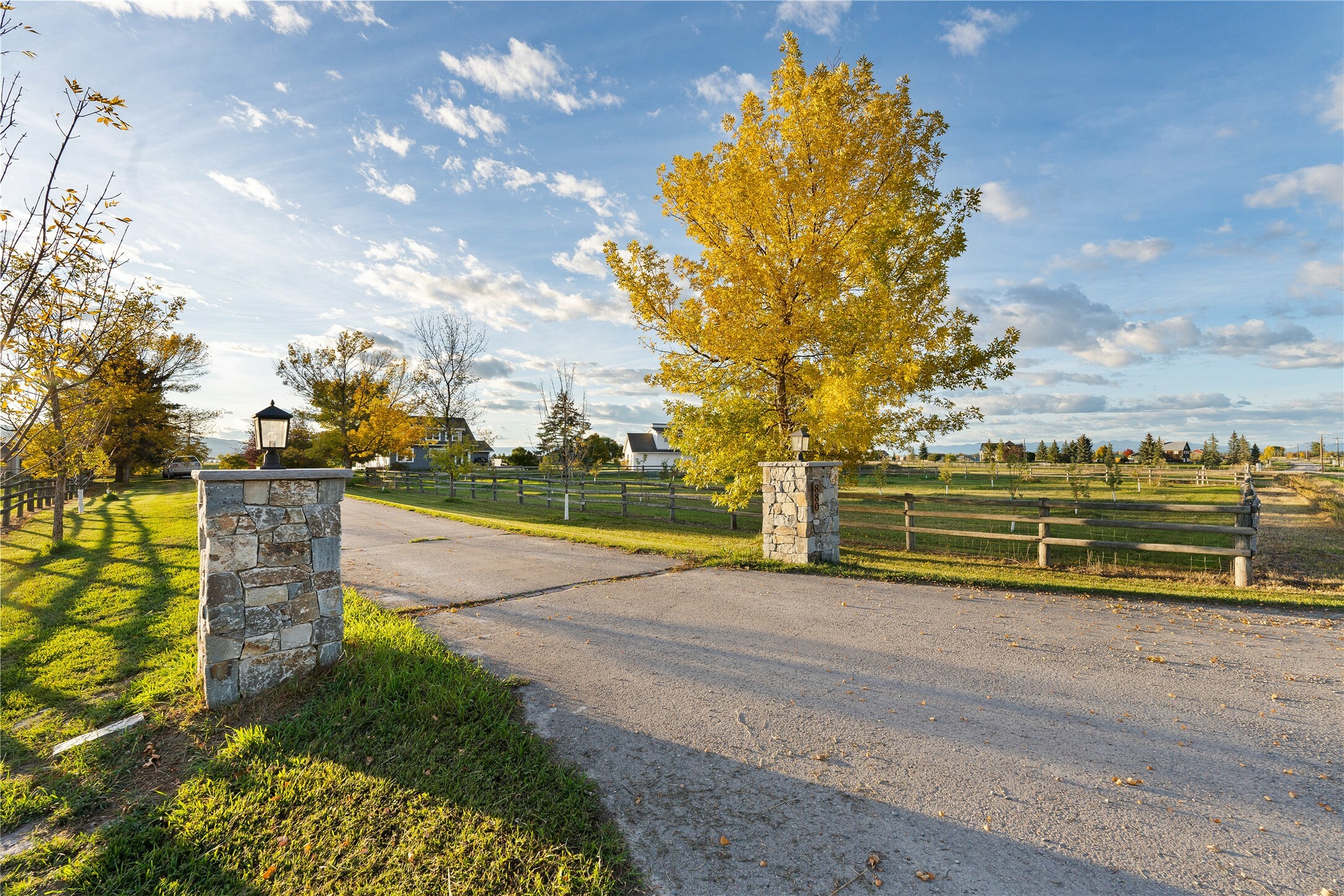 Property Photo: 880 Farm Road MT 59901
