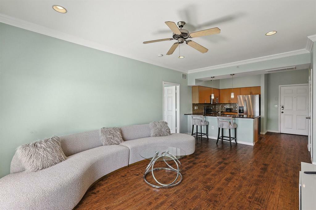 Property Photo:  3102 Kings Road 1307  TX 75219 