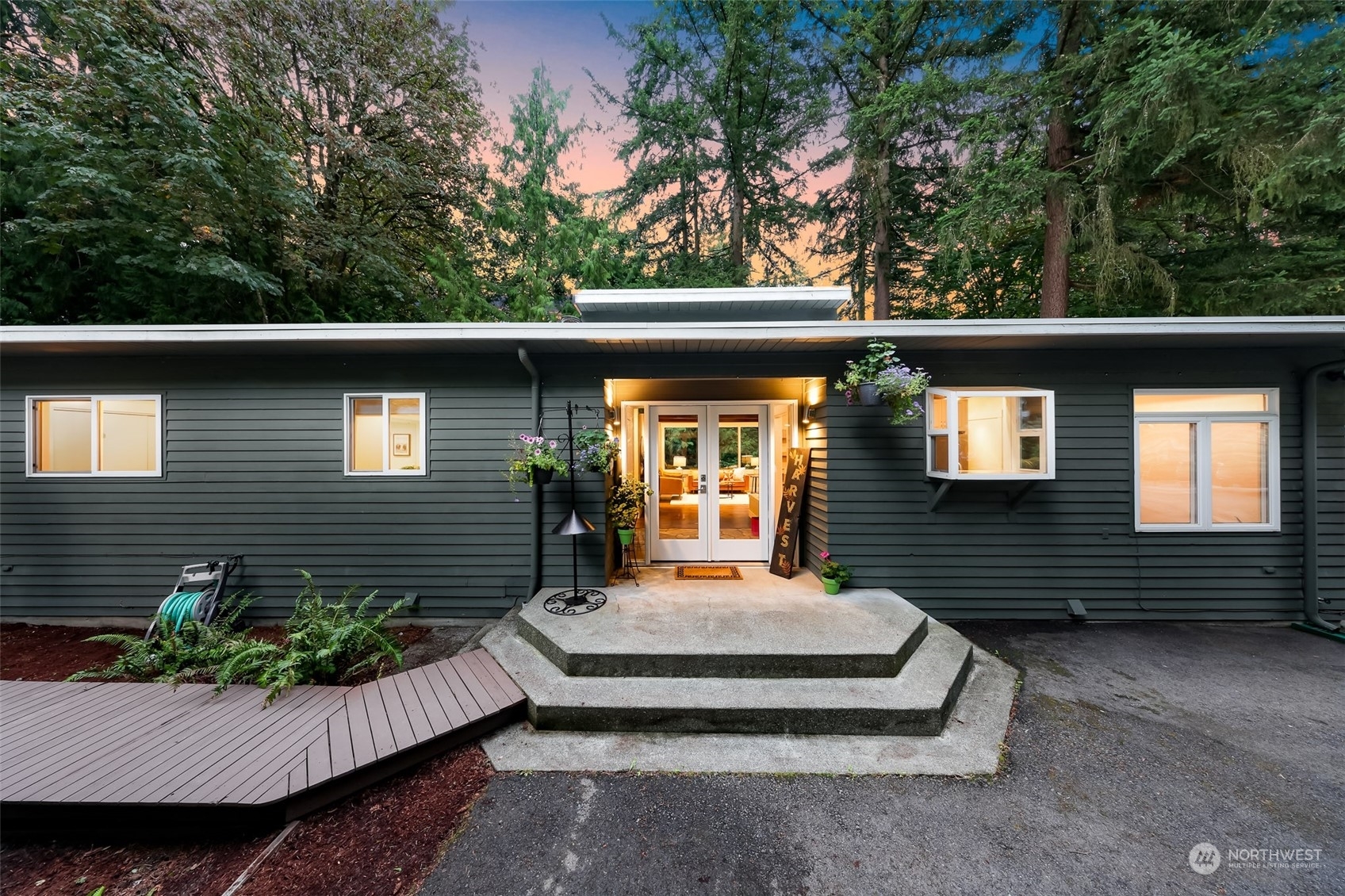 Property Photo:  4620 NE 192nd Street  WA 98155 