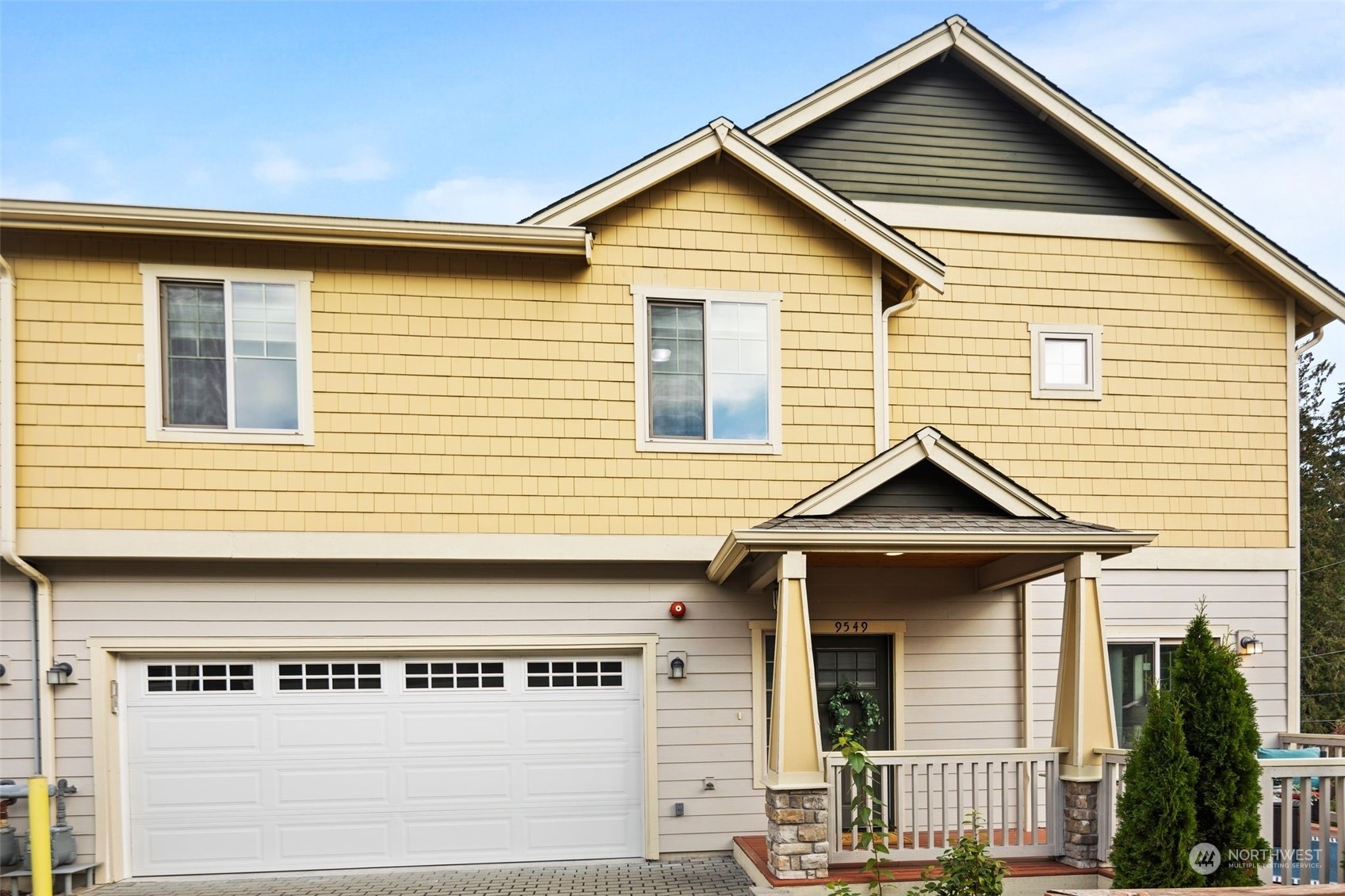 Property Photo:  9549  Slater Avenue NE  WA 98033 