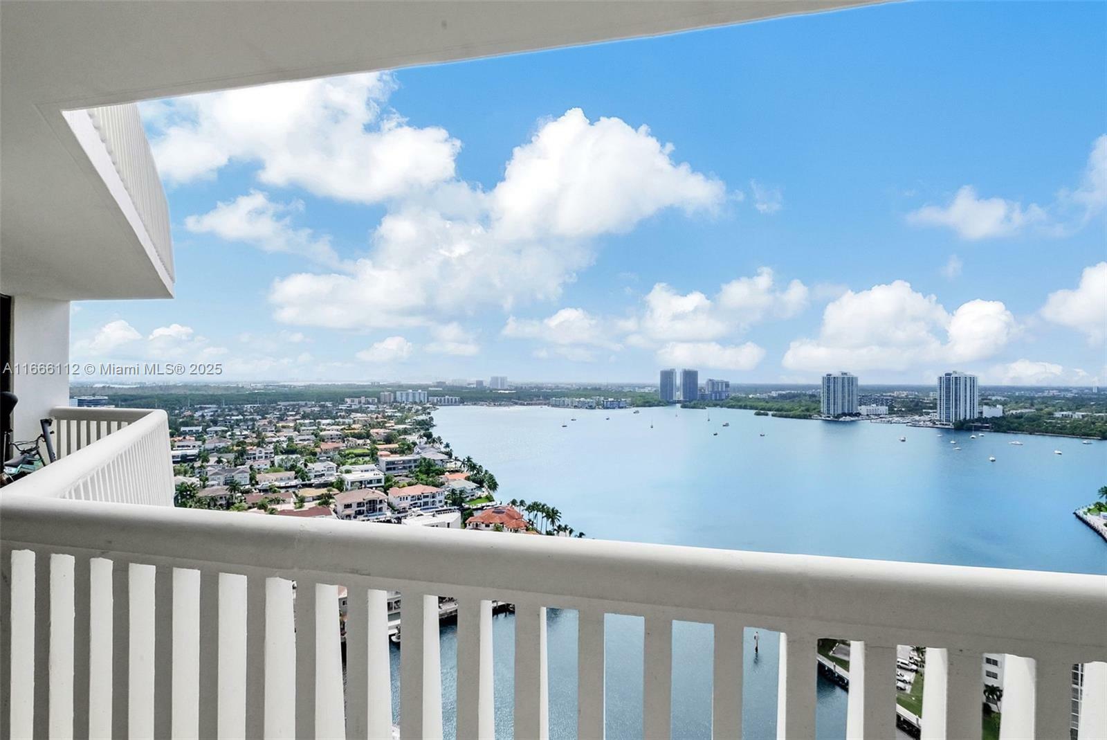 Property Photo: 1000 Island Blvd 2511 FL 33160