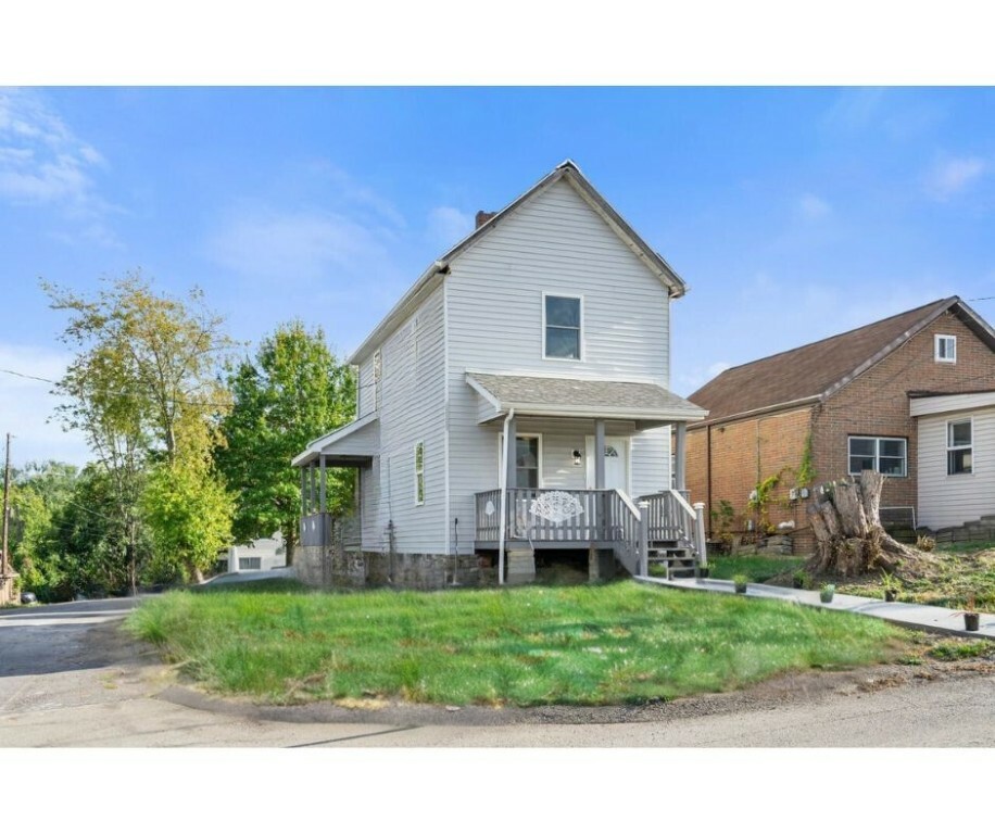 Property Photo:  700 Wilmington St  PA 15301 