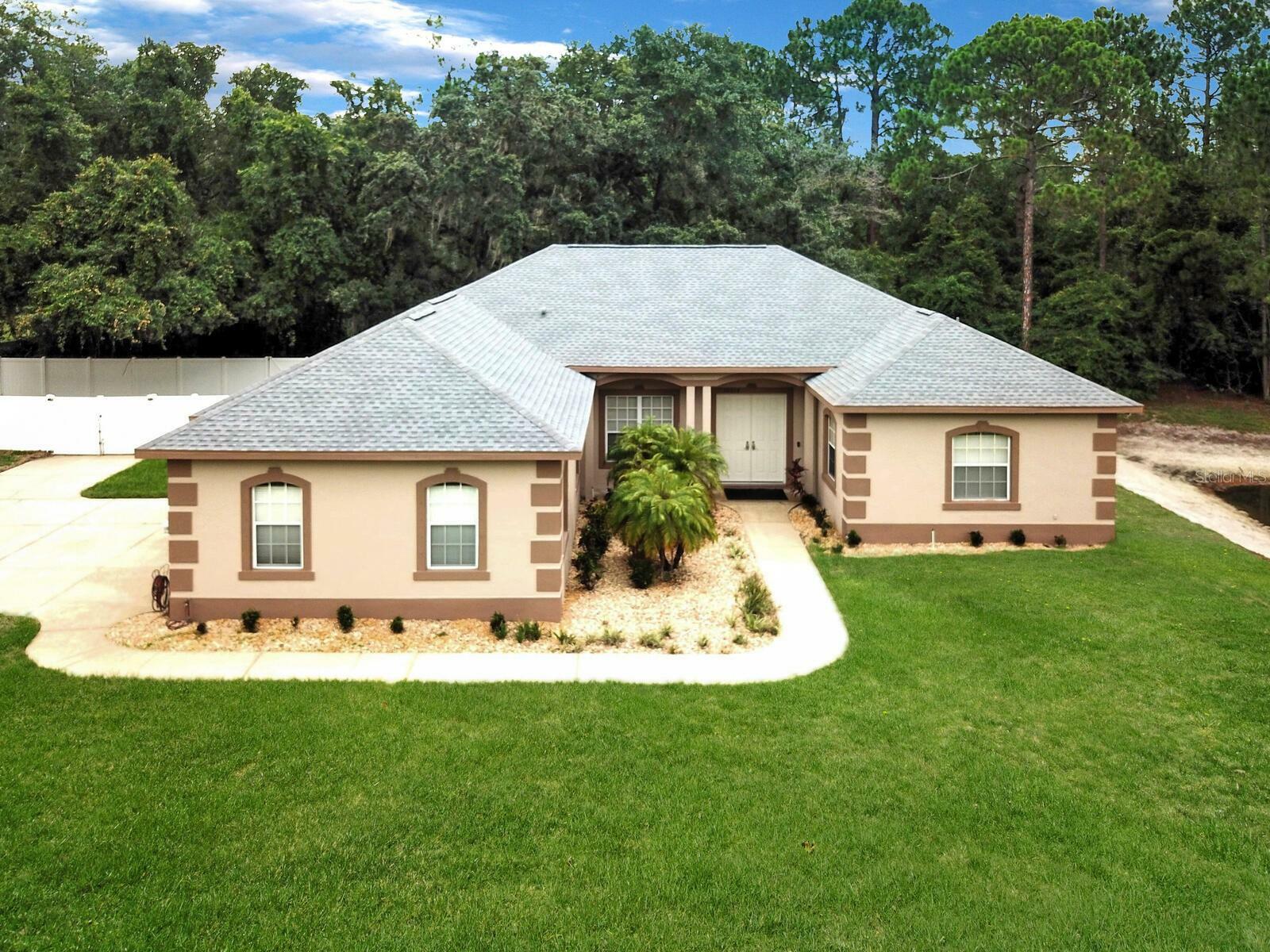 Property Photo:  10518 Miracle Lane  FL 34654 