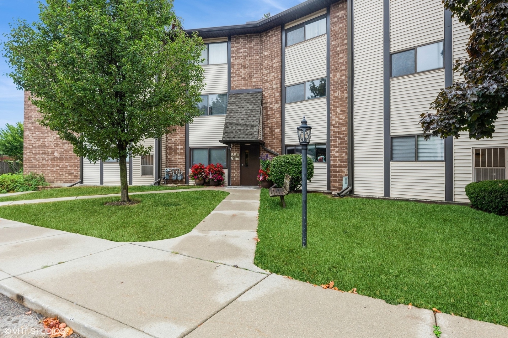 Property Photo:  550 Vine Avenue 206  IL 60035 