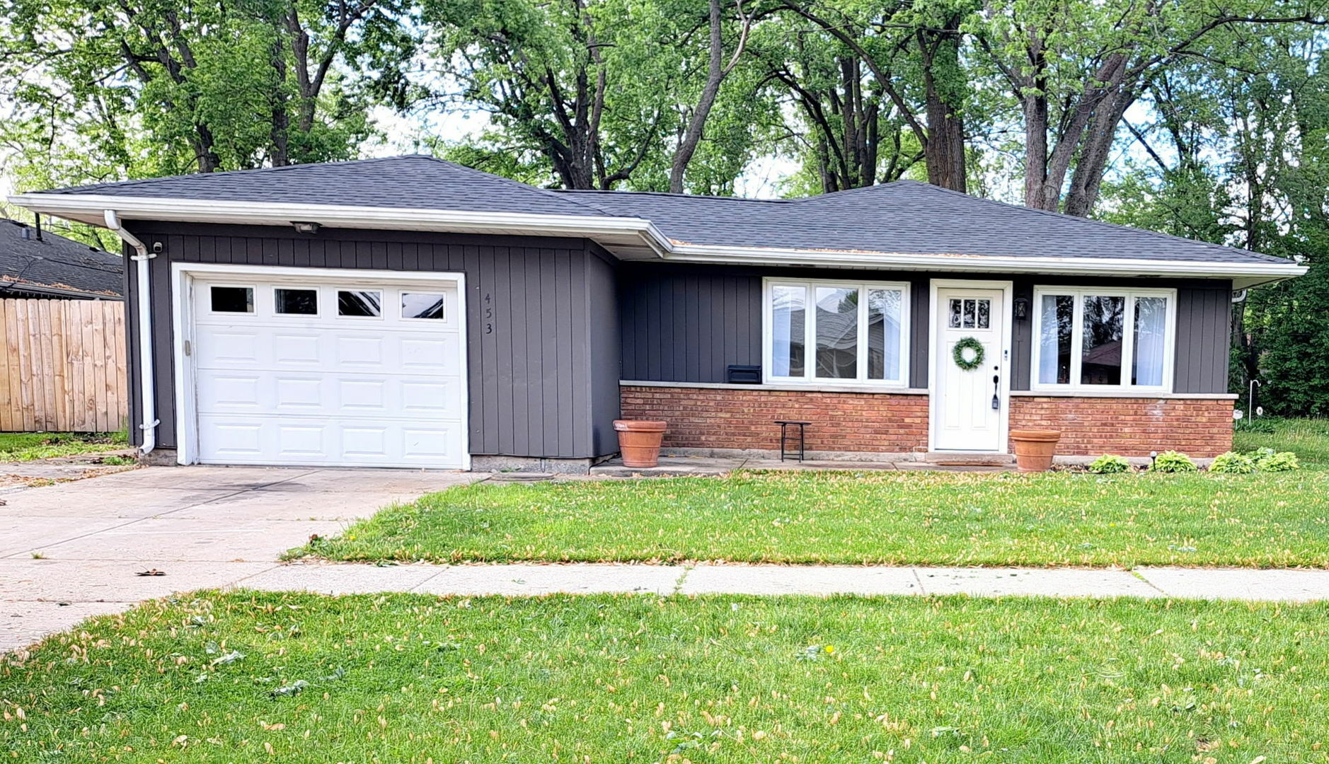 Property Photo: 453 Lakewood Boulevard IL 60466