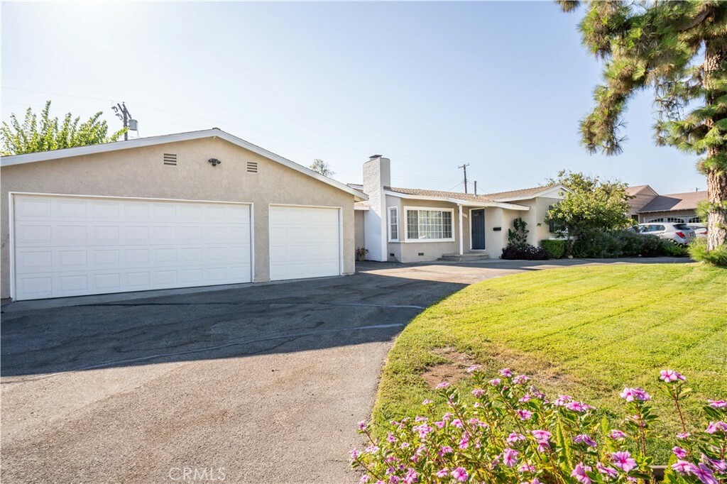 Property Photo:  5863 Radford Avenue  CA 91607 